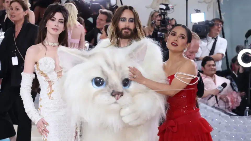 Met Gala 2023: Бели котки, черни нотки и екстравагантност в стил Лагерфелд