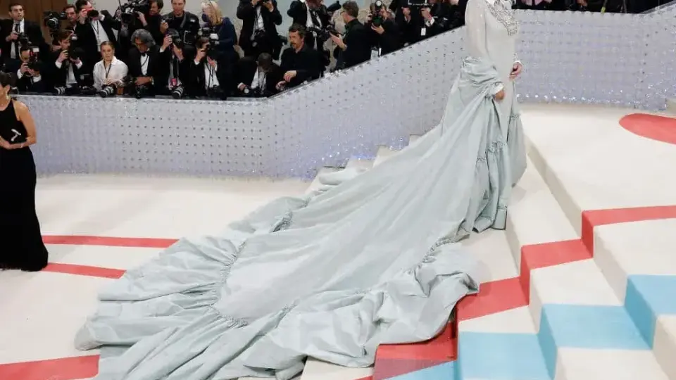 Met Gala 2023: Бели котки, черни нотки и екстравагантност в стил Лагерфелд