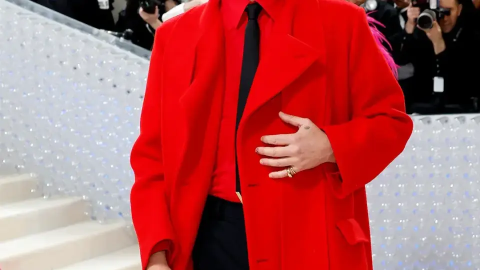 Met Gala 2023: Бели котки, черни нотки и екстравагантност в стил Лагерфелд