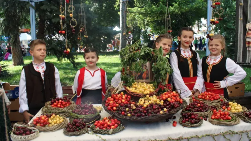 Лято с дъх на череши, музика и забавления в „Паркът“