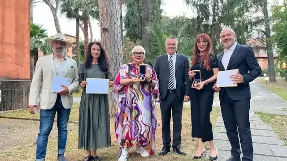 Български артисти получиха награди от внучката на Ферари