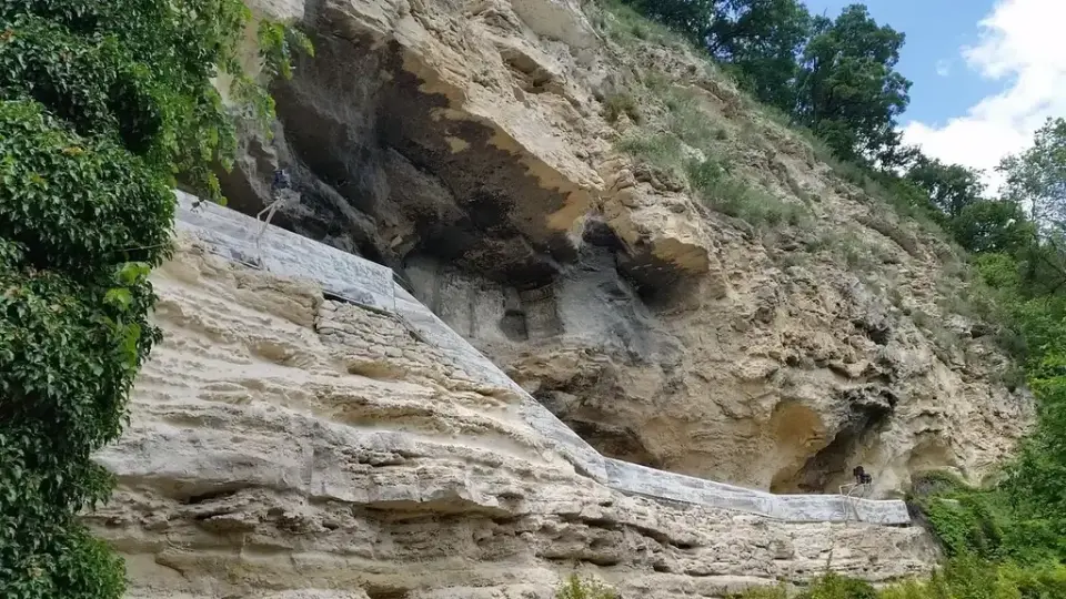 Скалните манастири в България - по пътя на вярата