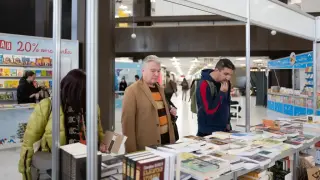 Събраха несъществуващи книги в изложба в Ню Йорк