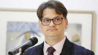 Ученици вдъхнаха нов живот на стара спирка в София по случай 24 май