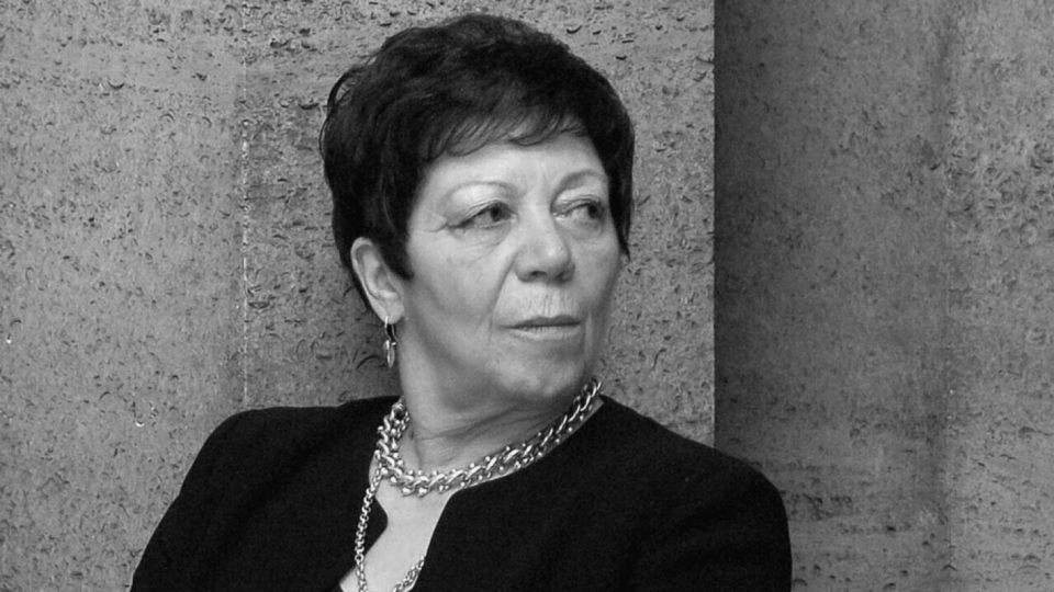 „Като говореше, разместваше въздуха около себе си“, казва Георги Господинов за Божана Апостолова