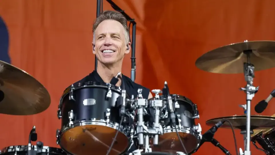 Барабанистът Мат Камерън напуска Pearl Jam след 27 години в групата