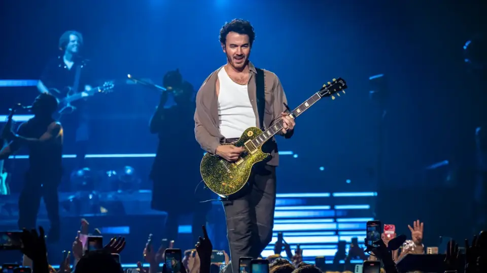 Повторното събиране на Jonas Brothers спасява Кевин Джонас от фалит