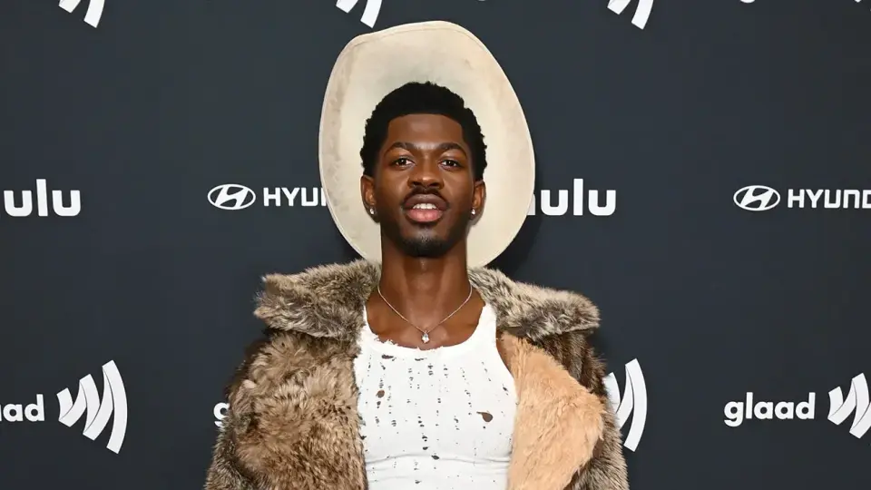 Lil Nas X ще остане в ареста и през уикенда
