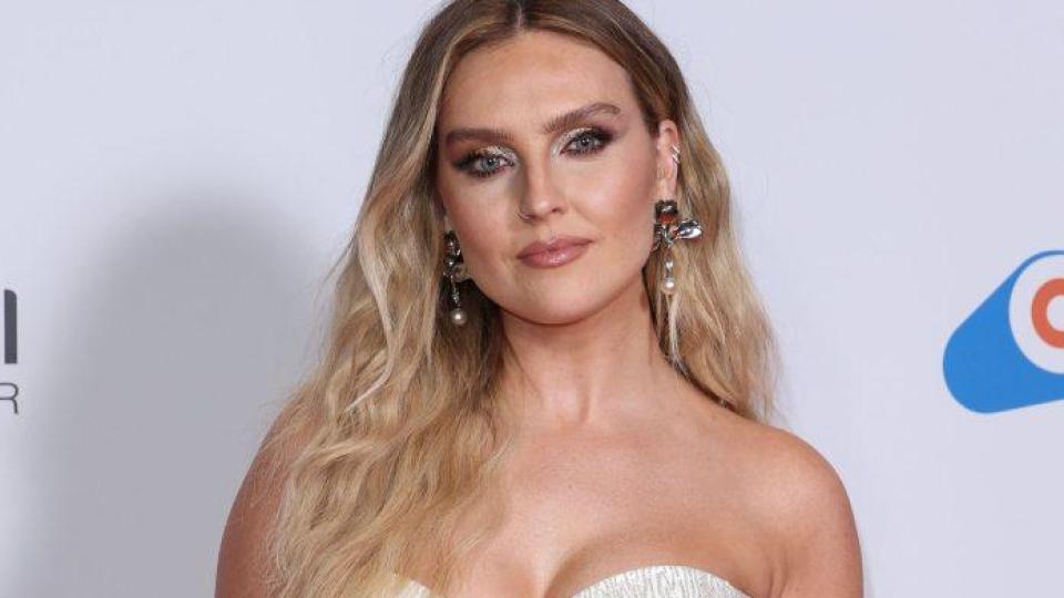Бившата певица от Little Mix Пери Едуардс обяви, че е бременна с второто си дете