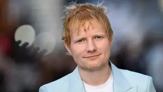 Студио отказало да плати на Нина Добрев за „Дневниците на вампира“, колкото на колегите ѝ мъже