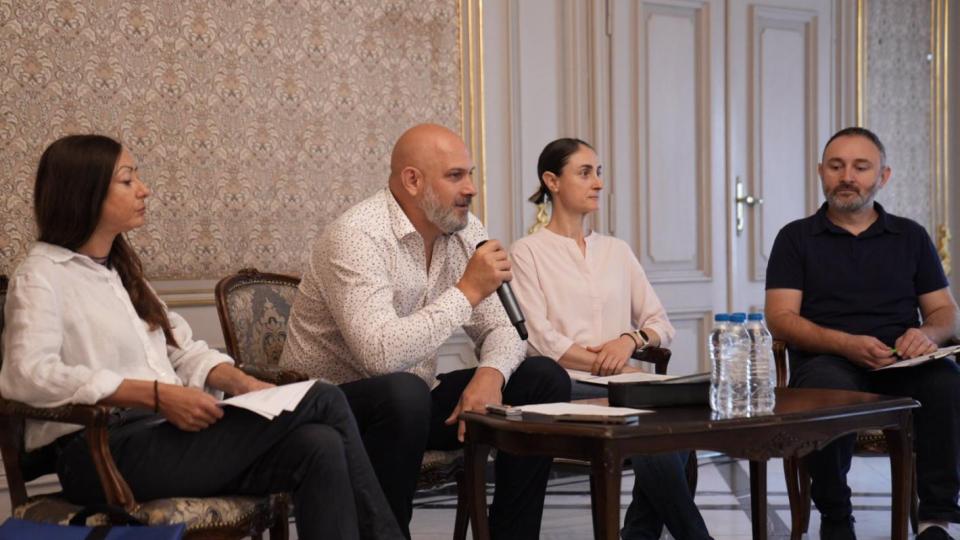 Народният театър „стъпва” на 3 континента, работи по 13 премиерни пиеси