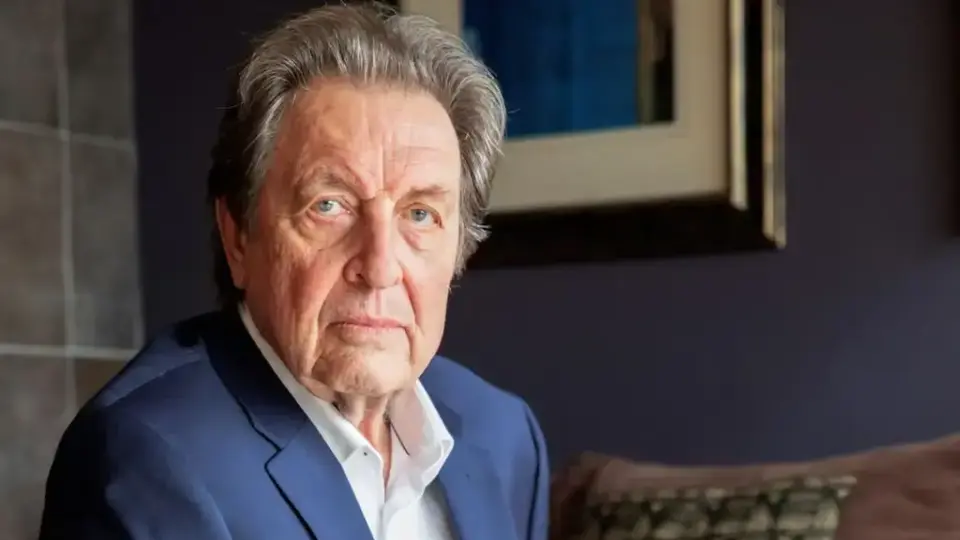 Бащата на Илън Мъск е обвинен в сексуално малтретиране на собствените си деца