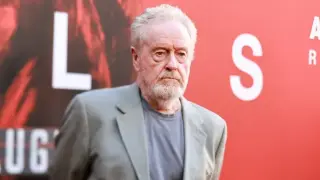 Меган Маркъл се появи изненадващо на Седмицата на модата, за да подкрепи свой приятел