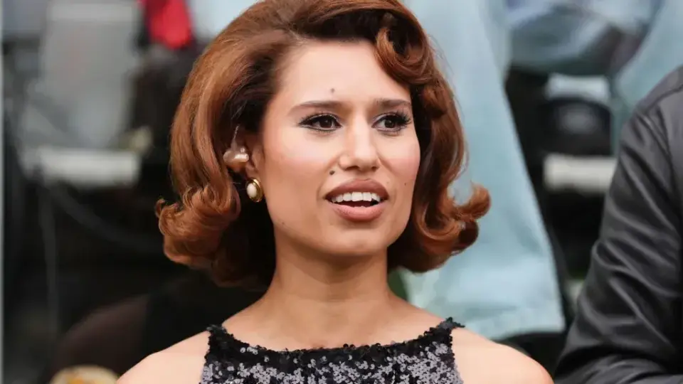 Певицата Рей получила обратно откраднатите си парчета, задава се нов албум