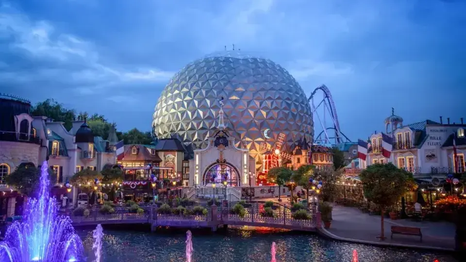 Кои са най-популярните увеселителни паркове в света?