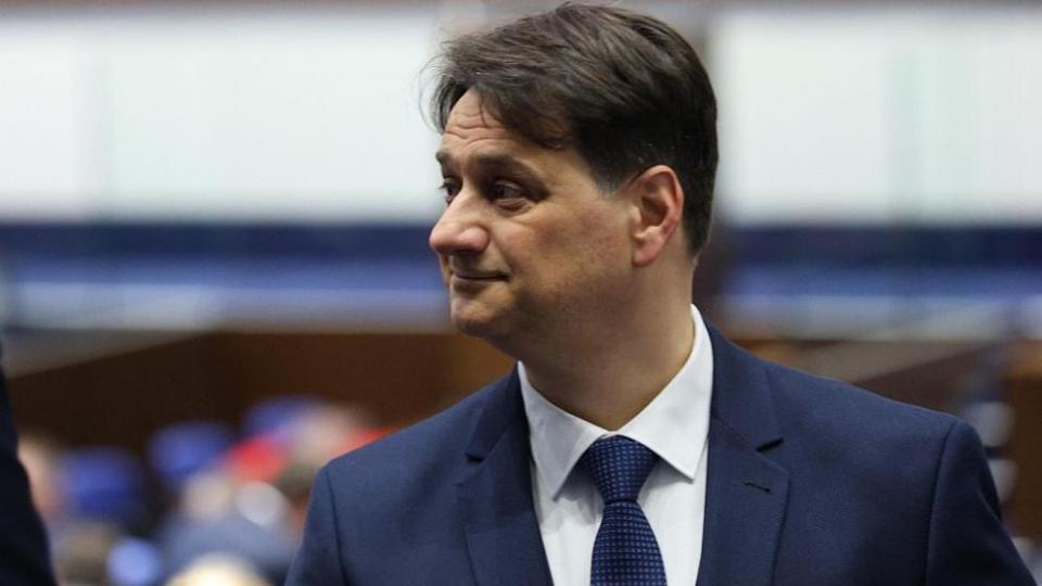 Кметът на район „Изгрев” твърди, че са открити нередности около театралната школа на министър Бачев