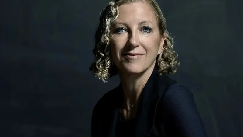 Драматуржката Джоана Мъри-Смит идва у нас за премиерата на пиесата си „Деветдесет“ в Младежкия театър