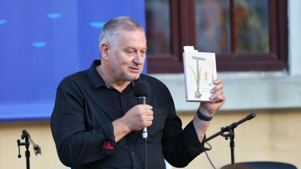 Раздадоха наградите „Перото“: „Градинарят и смъртта“ на Господинов с отличие за проза