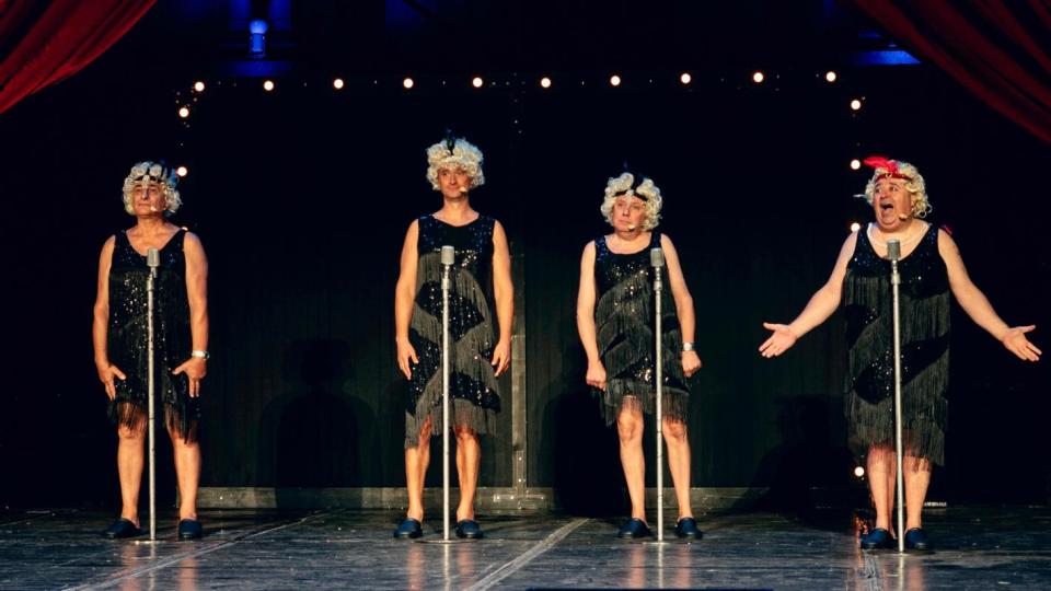 Шоу-спектакълът „Пълнолудие“ в Зала 1 на НДК през ноември