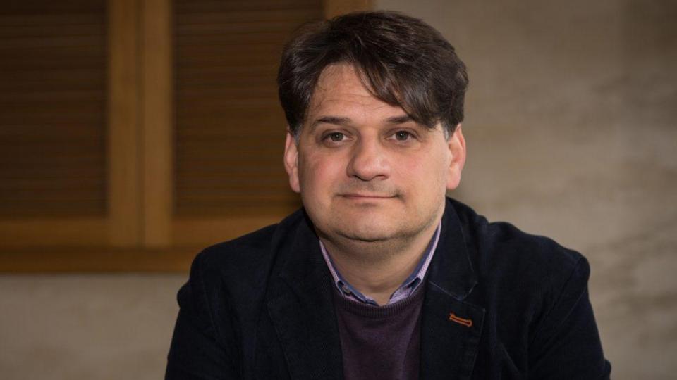 Театралната школа на Мариан Бачев получи предизвестие за напускане