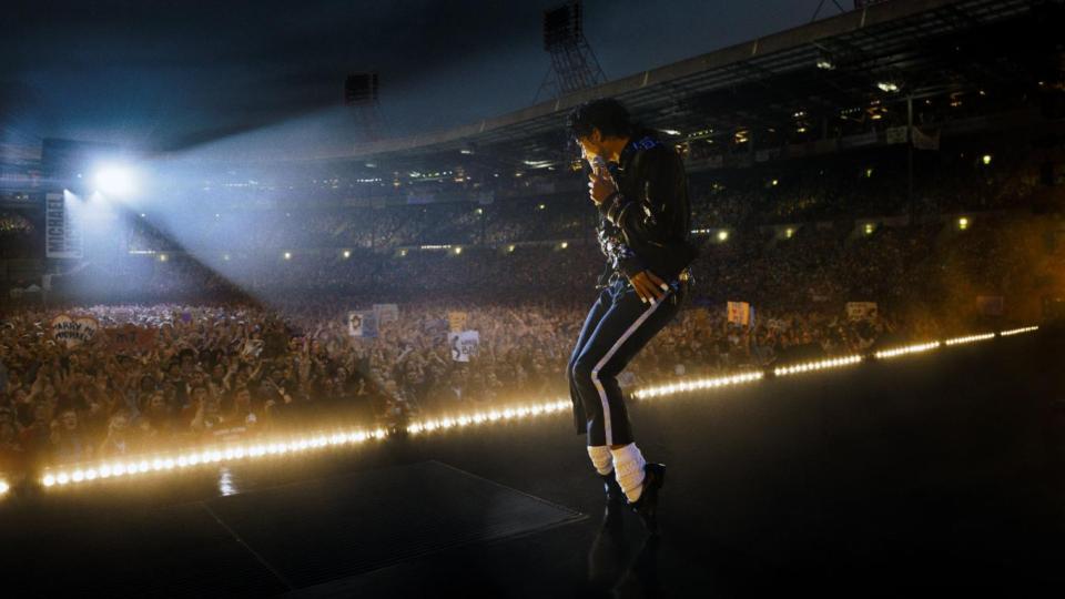 Ставаме част от необикновения живот на Майкъл Джексън през април догодина