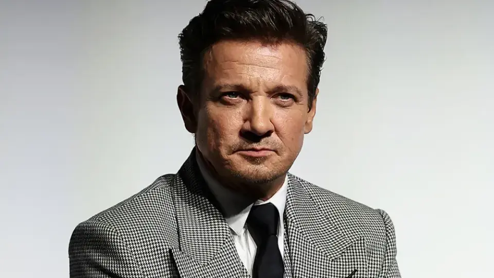 Режисьорка обвини Джеръми Ренър в сексуален тормоз, той отрича