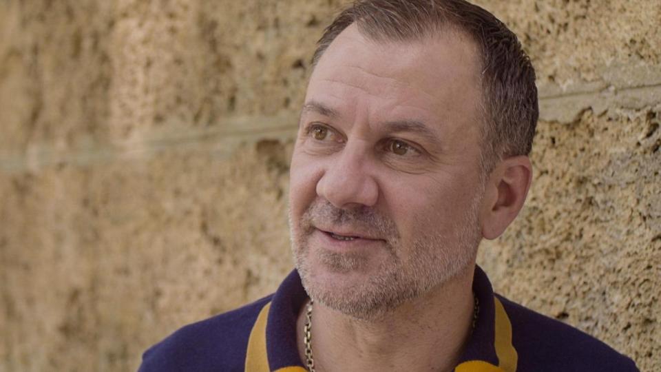 Станимир Гъмов и шоуто, изпълнено с красиви лъжи, което винаги трябва да продължи (БЛИЦ)