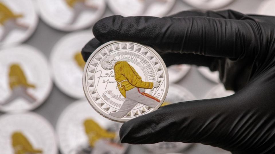 Кралският монетен двор представи специални монети в чест на Фреди Меркюри