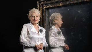 Личният дизайнер на принцеса Даяна почина на 80-годишна възраст