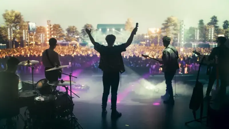 Проучване: Славата е също толкова опасна за артистите, колкото и пушенето