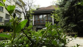 Китайска компания представи нов изкуствен интелект с иновативни принципи за самопроверка