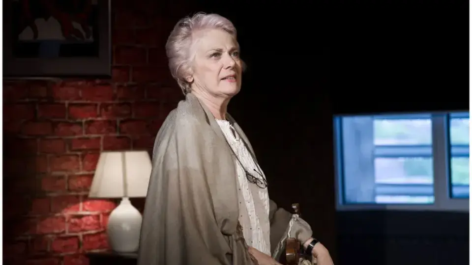 Меглена Караламбова и изграждането на един образ между удовлетворението и мъката