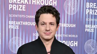 Вселената на „Wicked“ се разширява с нова книга за историята на Глинда