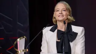 Чарли Пут, Коко Джоунс и Бранди Карлайл се включват в полувремето на Супербоул