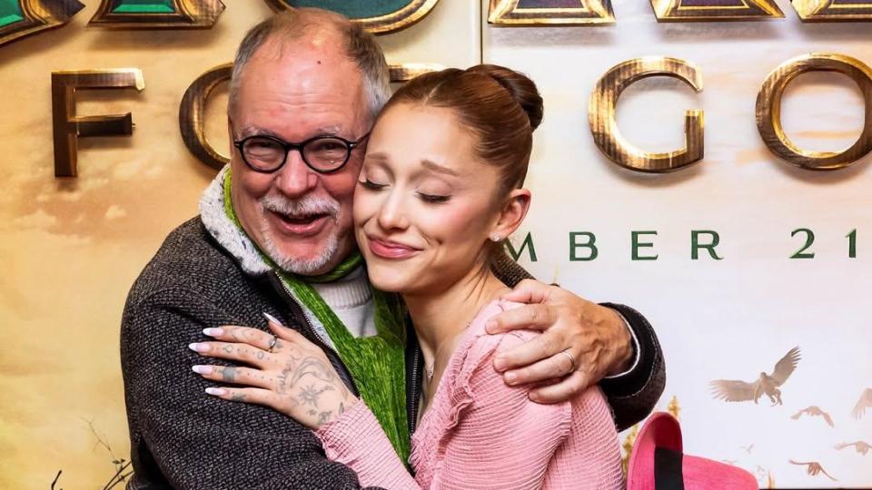 Вселената на „Wicked“ се разширява с нова книга за историята на Глинда