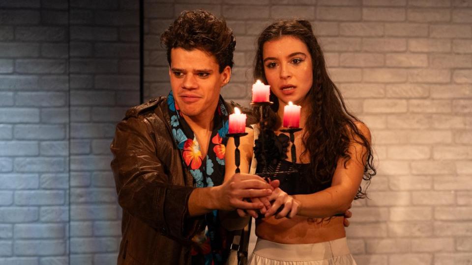 Театър НАТФИЗ поставят „Синята стая“