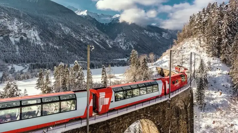 Кои са най-приказните празнични влакови маршрути?