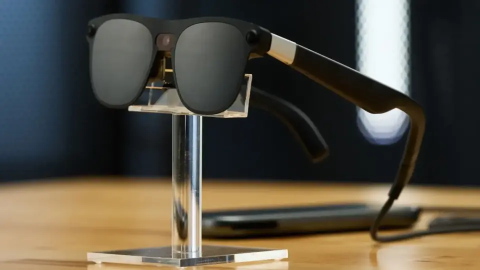 Google пуска на пазара AI очила с Gemini през 2026 г.