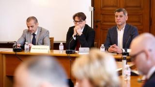 „The Drama“ с Зендая и Робърт Патинсън излиза на голям екран през април догодина