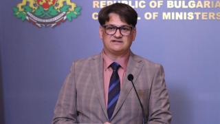 Министерство на културата опроверга твърденията за отстраняване на директора на Народния театър