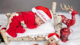 Десет идеи за бюджетна коледна фотосесия у дома