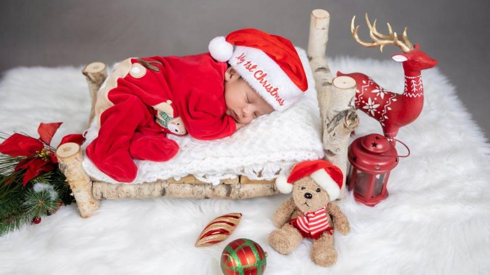 Десет идеи за бюджетна коледна фотосесия у дома