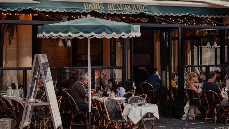 Еманюел Макрон поиска френските бистра и кафенета да бъдат включени в списъка на ЮНЕСКО