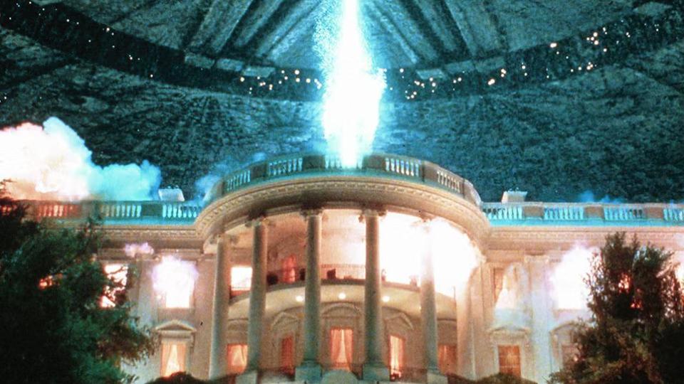 Защо обичаме да гледаме разрушаването на известни забележителности във филмите