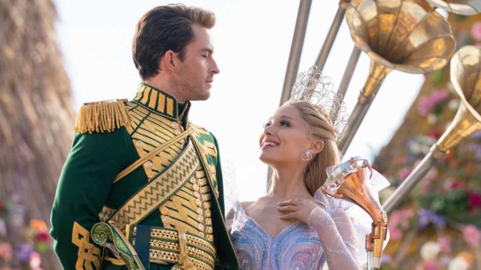 Ариана Гранде и Джонатан Бейли отново заедно, този път на сцена