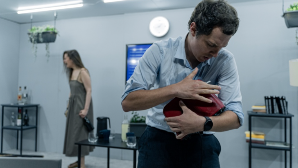 Представлението „Отмяна“ на Зафир Раджаб отново на сцената на театър „Възраждане“