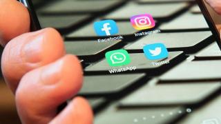 Нестандартен Свети Валентин: Кръсти червей на бившия си или го „хвърли на лъвовете“ в зоопарка