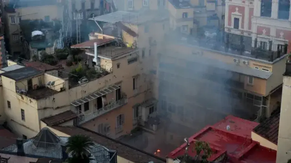 Мащабен пожар унищожи исторически театър в Неапол