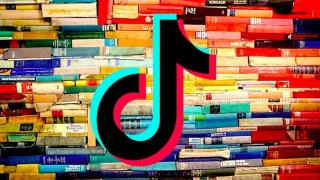 Фил Колинс, Пинк и Шакира ще се борят за място в Залата на славата на рокендрола