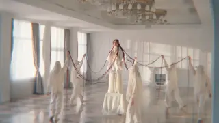 MONA завърши своята музикалната трилогия с песента ,,Давам“